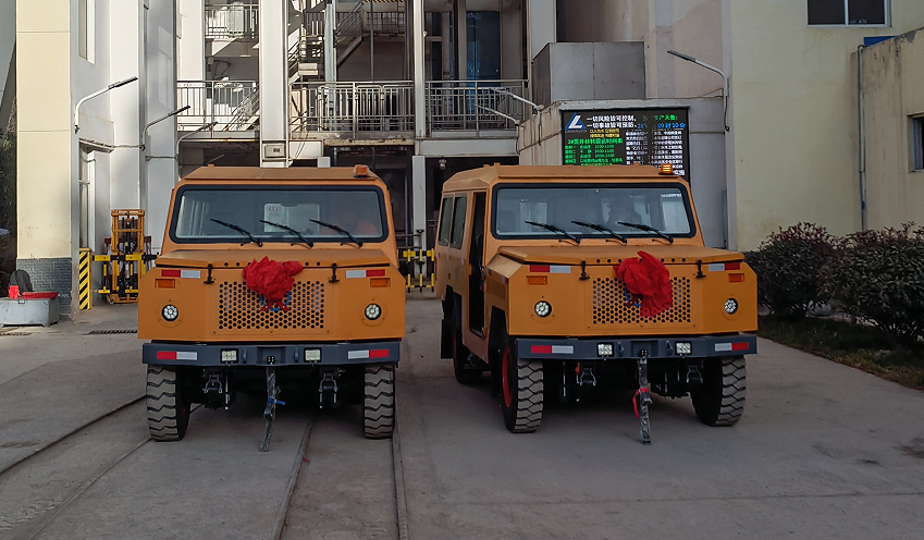 无轨运人车下放 何书洪 摄.png